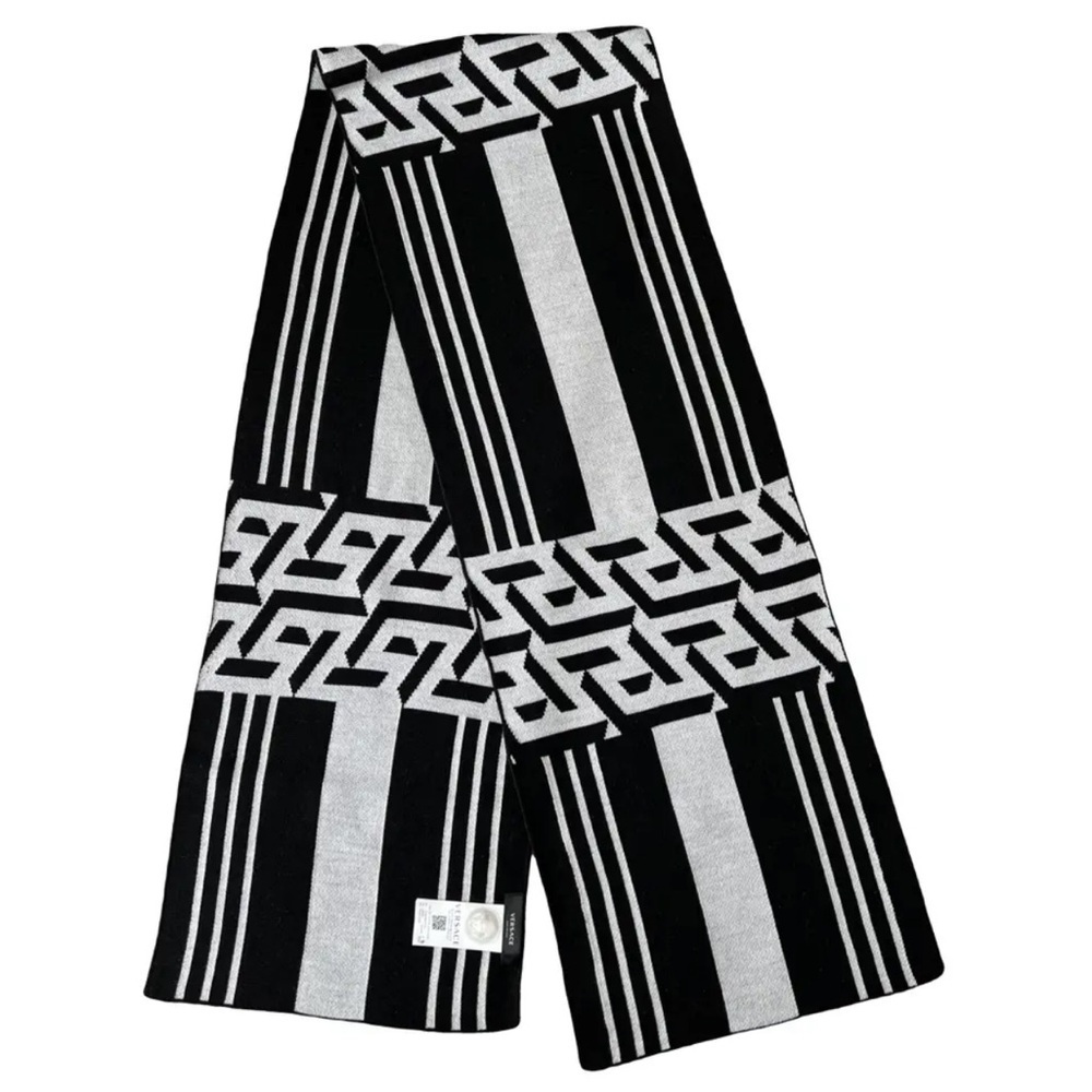 Versace La Greca Greek Key Long Scarf in Black and White Wool Unisex - Picture 7 of 8